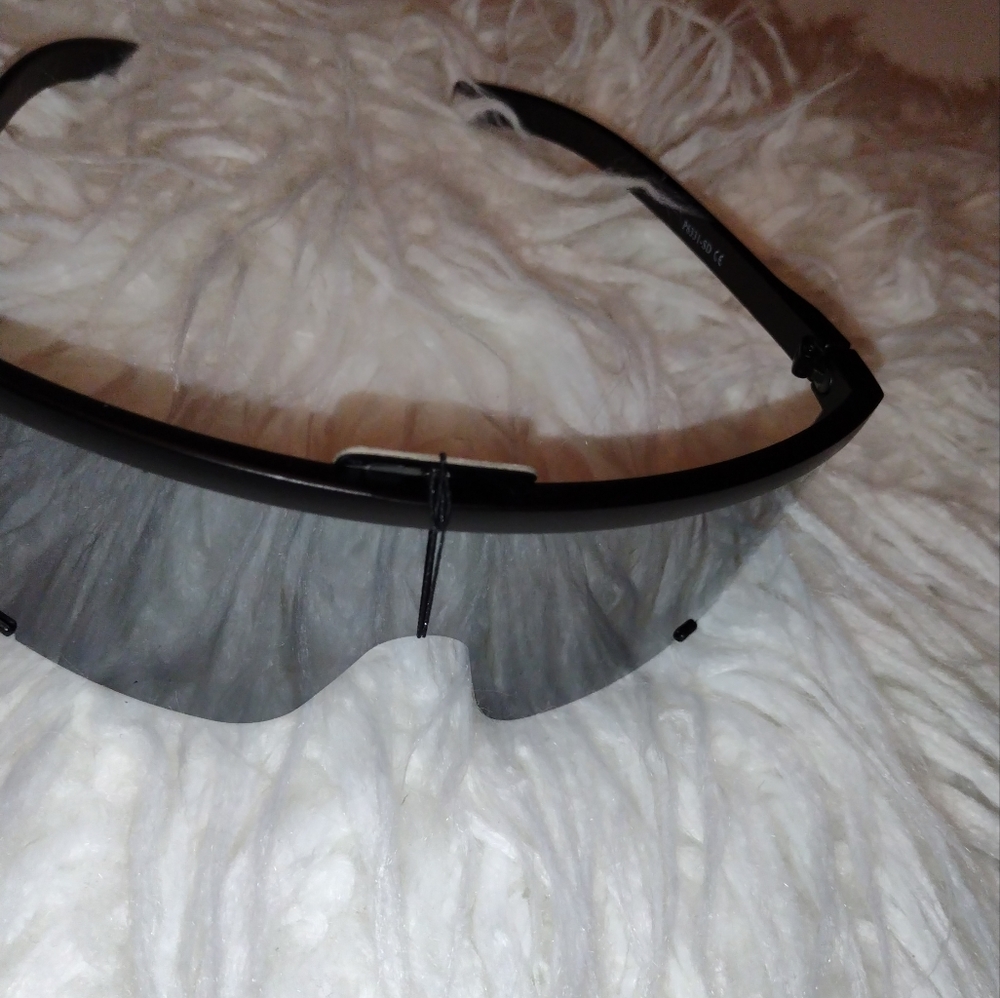 NWT SUNGLASSES
